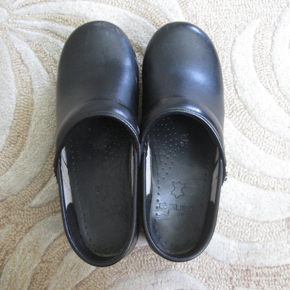Dansko Womens Black Professional Slip Resistant Work Leather Clogs Size 36 - Picture 4 of 10